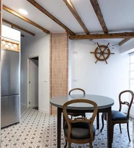 Atico Con Terraza Y Vistas Al Mar. *