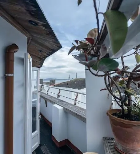 Atico Con Terraza Y Vistas Al Mar. * A Coruña